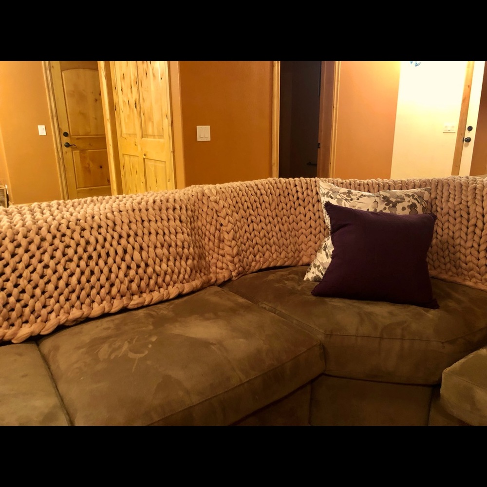 Cozy chestnut chunky knit blanket made from microfiber yarn. Incredibly warm!